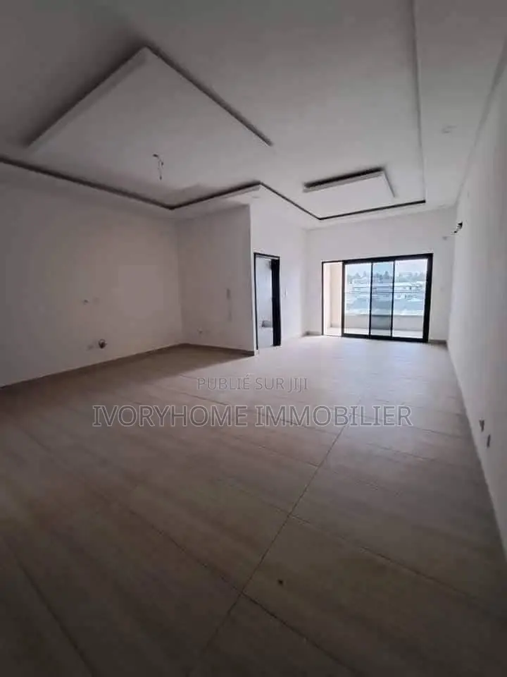 1chbre Appartement dans Cocody à Louer