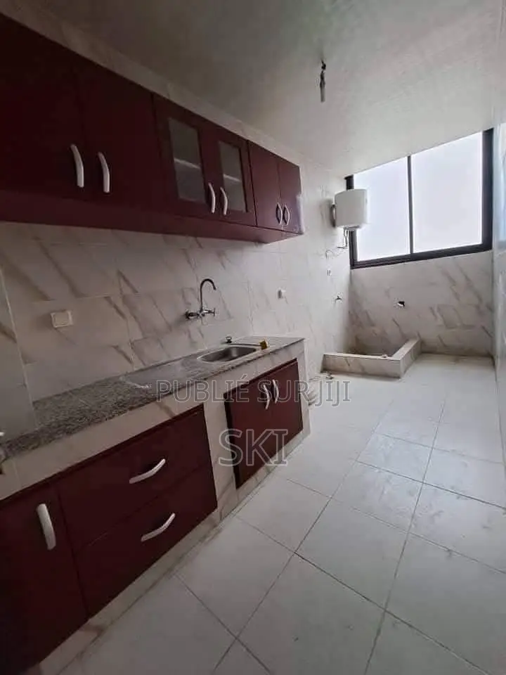 1chbre Appartement dans Cocody à Louer