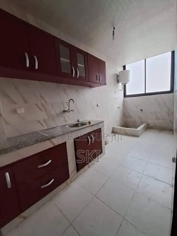 1chbre Appartement dans Cocody à Louer