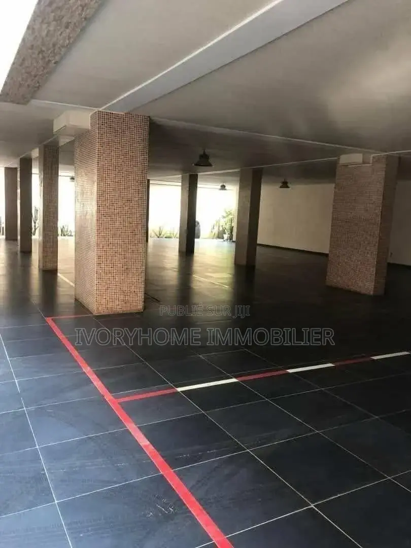 1chbre Appartement dans Cocody à Louer