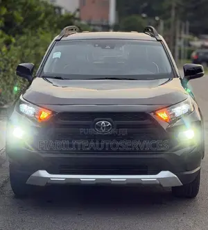Toyota RAV4 Adventure 2021 Noir Mat