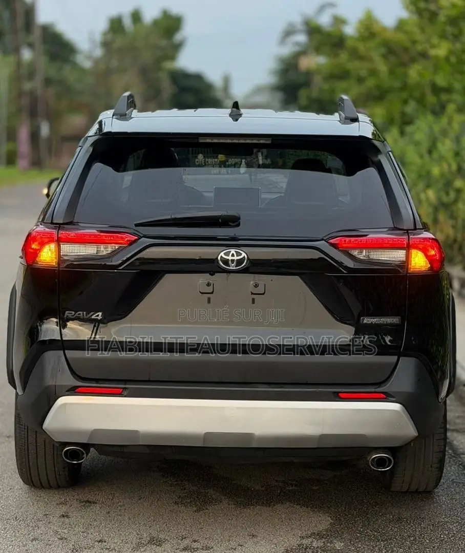 Toyota RAV4 Adventure 2021 Noir Mat