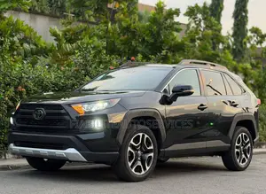 Toyota RAV4 Adventure 2021 Noir Mat