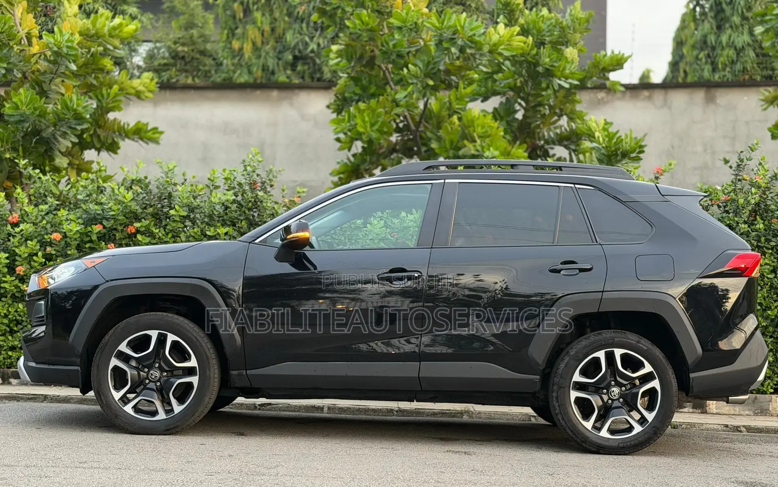 Toyota RAV4 Adventure 2021 Noir Mat