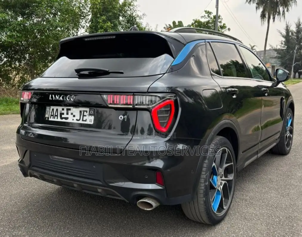 Geely Coolray 1.5 FWD 2023 Gris