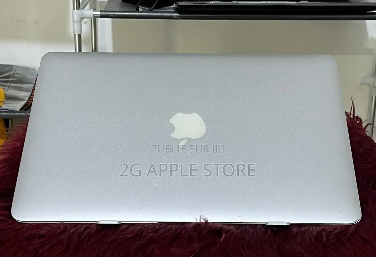 New Apple MacBook Air 2012 4GB Intel Core I5 SSD 128GB