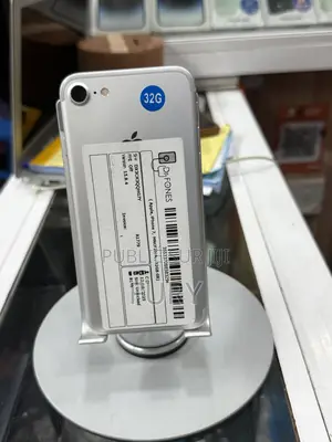 Apple iPhone 7 32 GB Gris