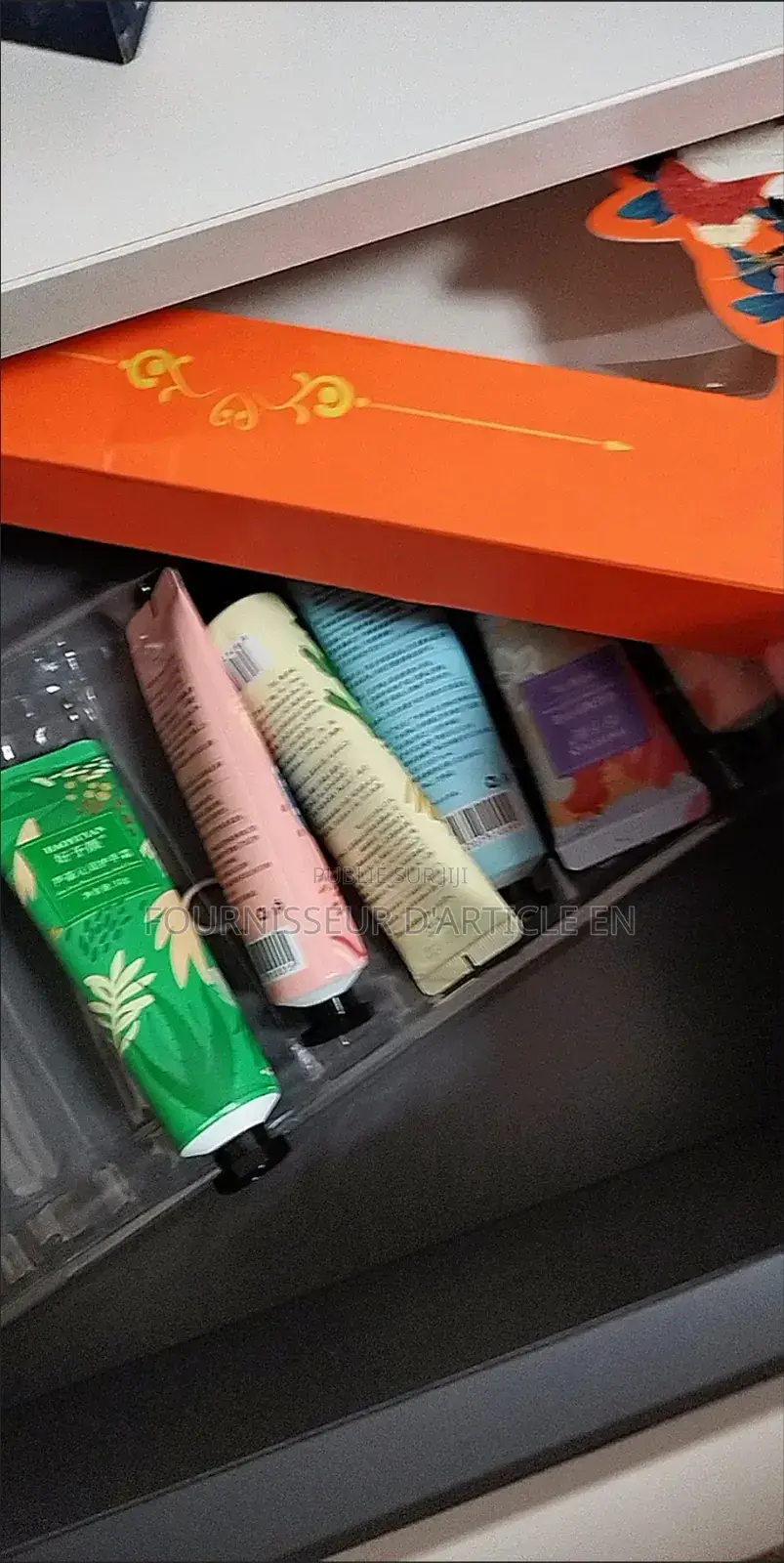 Crème Pour Les Mains ( Prix En Gros ) À Partir De 450 Articles