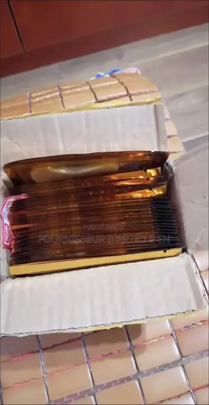 Masque Contour Des Yeux À L'or : En Gros À Partir De 300 Articles