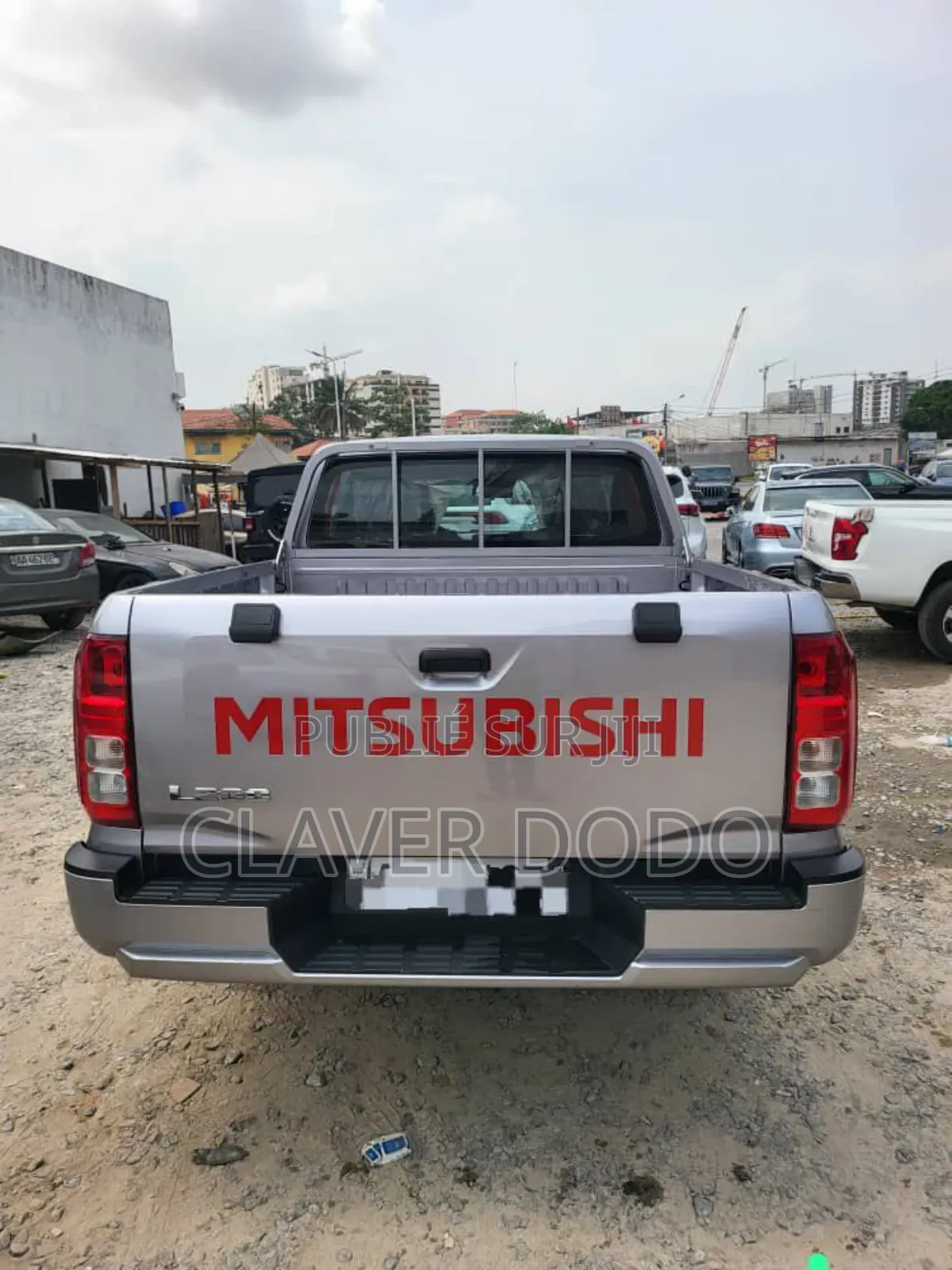 New Mitsubishi L200 2025 Gris