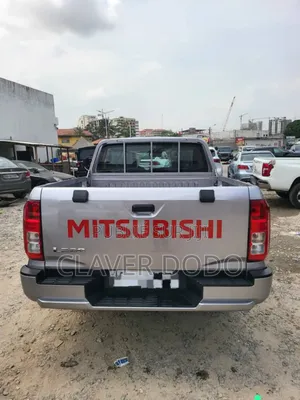 New Mitsubishi L200 2025 Gris