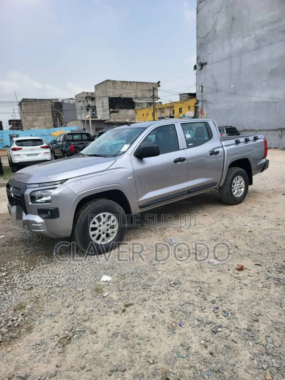 New Mitsubishi L200 2025 Gris