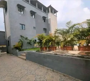 8chbre Duplex dans Bingerville à Vendre