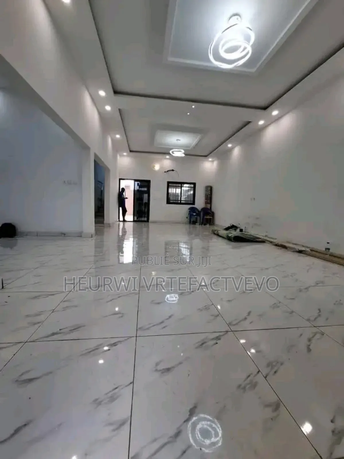 6chbre Duplex dans Bingerville, Cocody à Vendre