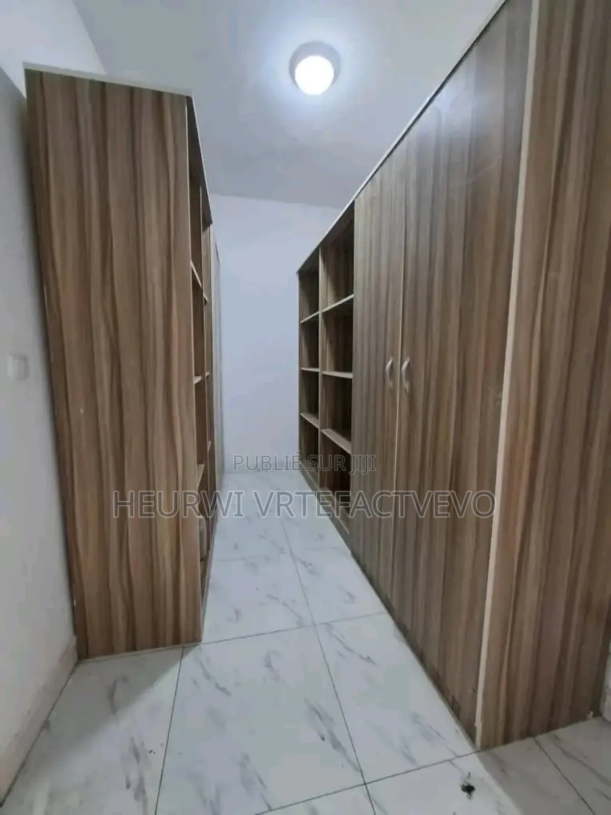 6chbre Duplex dans Bingerville, Cocody à Vendre