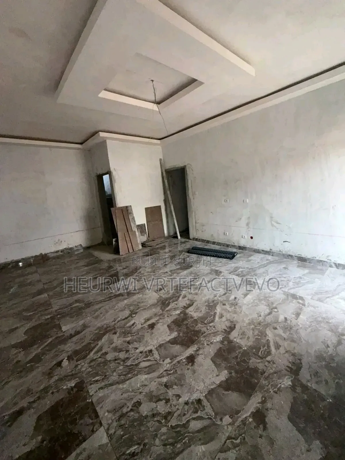 5chbre Duplex dans Djorobite, Cocody à Vendre