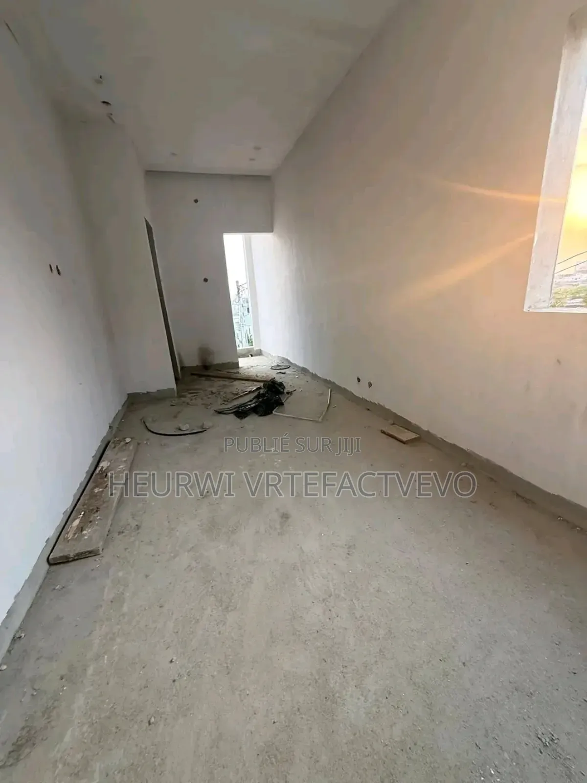 5chbre Duplex dans Djorobite, Cocody à Vendre
