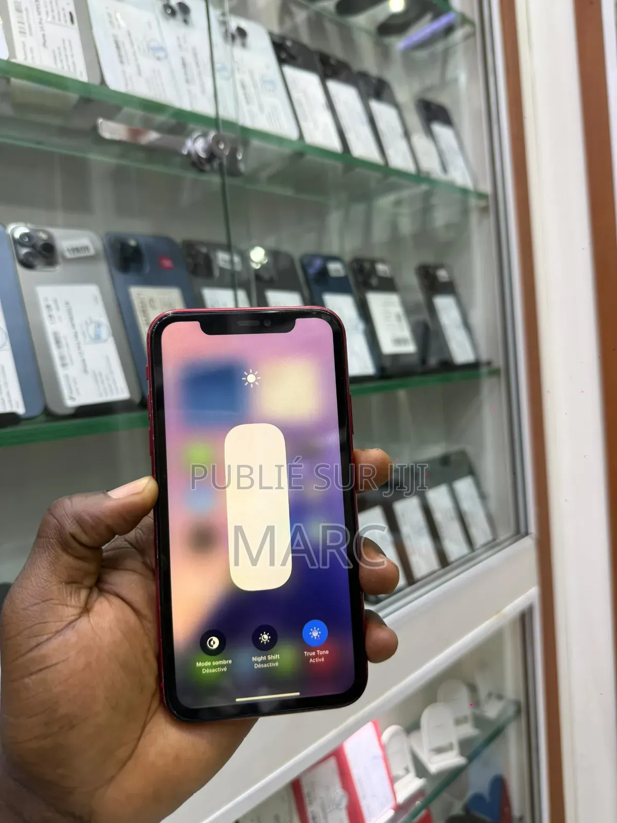 New Apple iPhone 11 64 GB Rouge