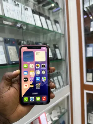 New Apple iPhone 11 64 GB Rouge