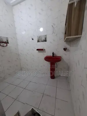 5chbre Duplex dans Elisador Koualet, Cocody à Vendre