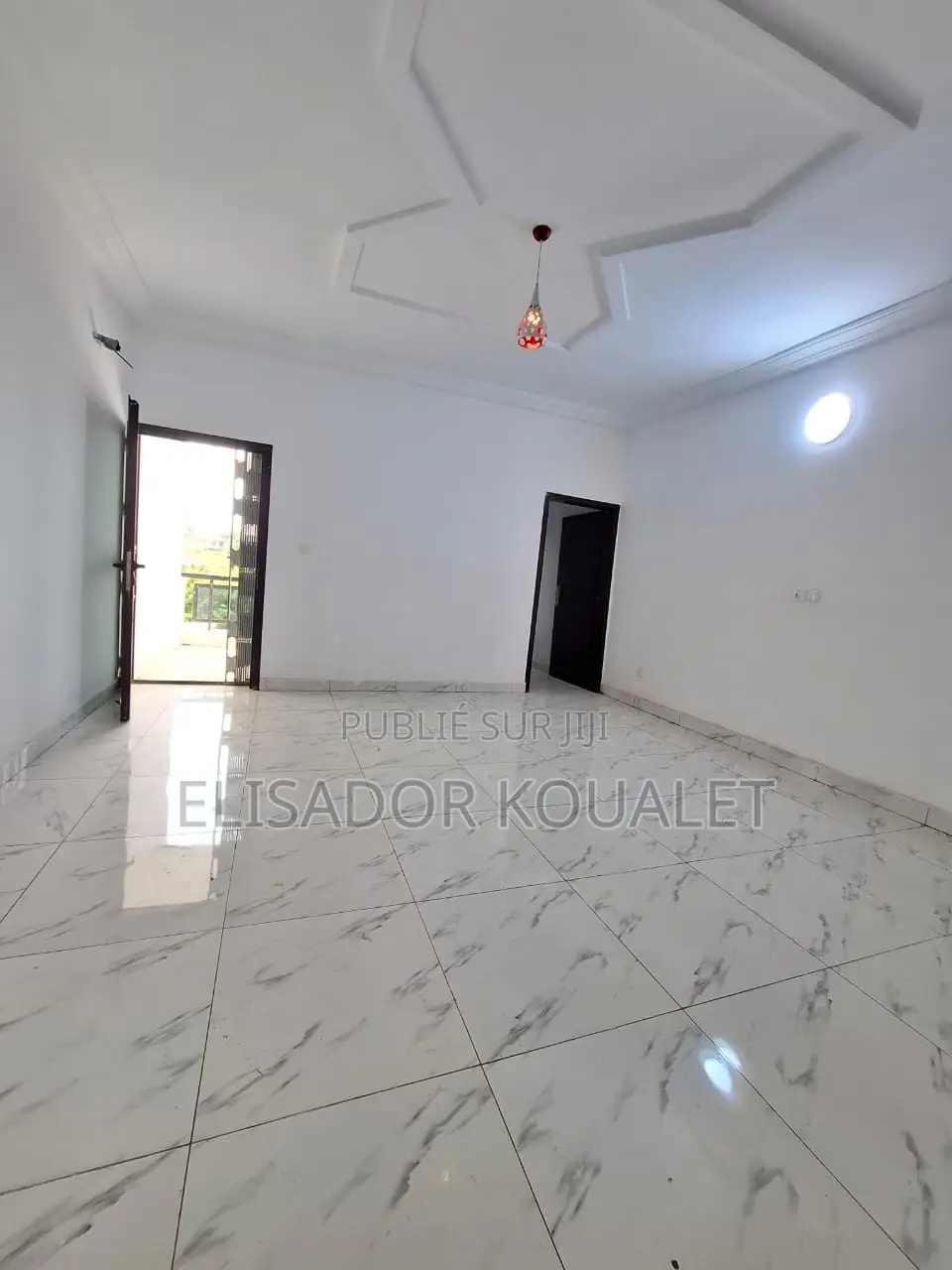 5chbre Duplex dans Elisador Koualet, Cocody à Vendre