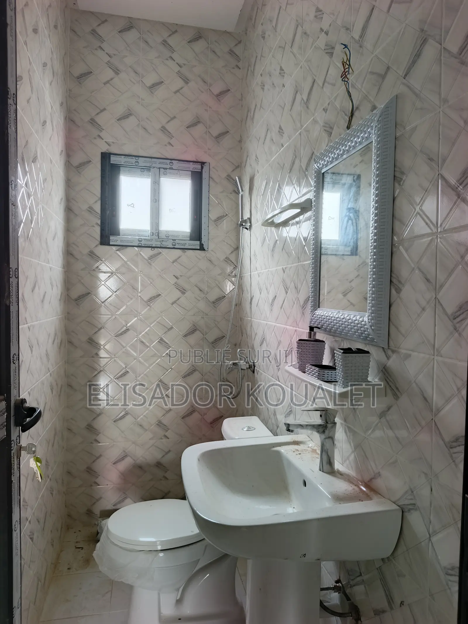 4chbre Villa dans Elisador Koualet, Bingerville à Vendre