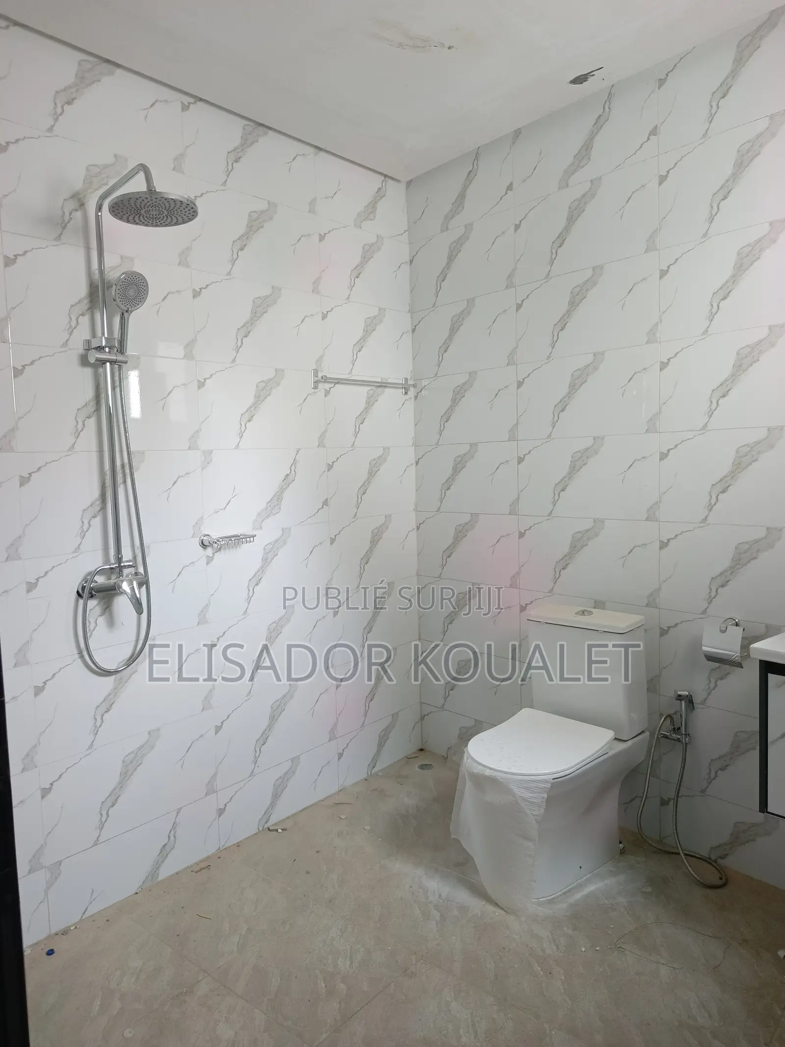 4chbre Villa dans Elisador Koualet, Bingerville à Vendre