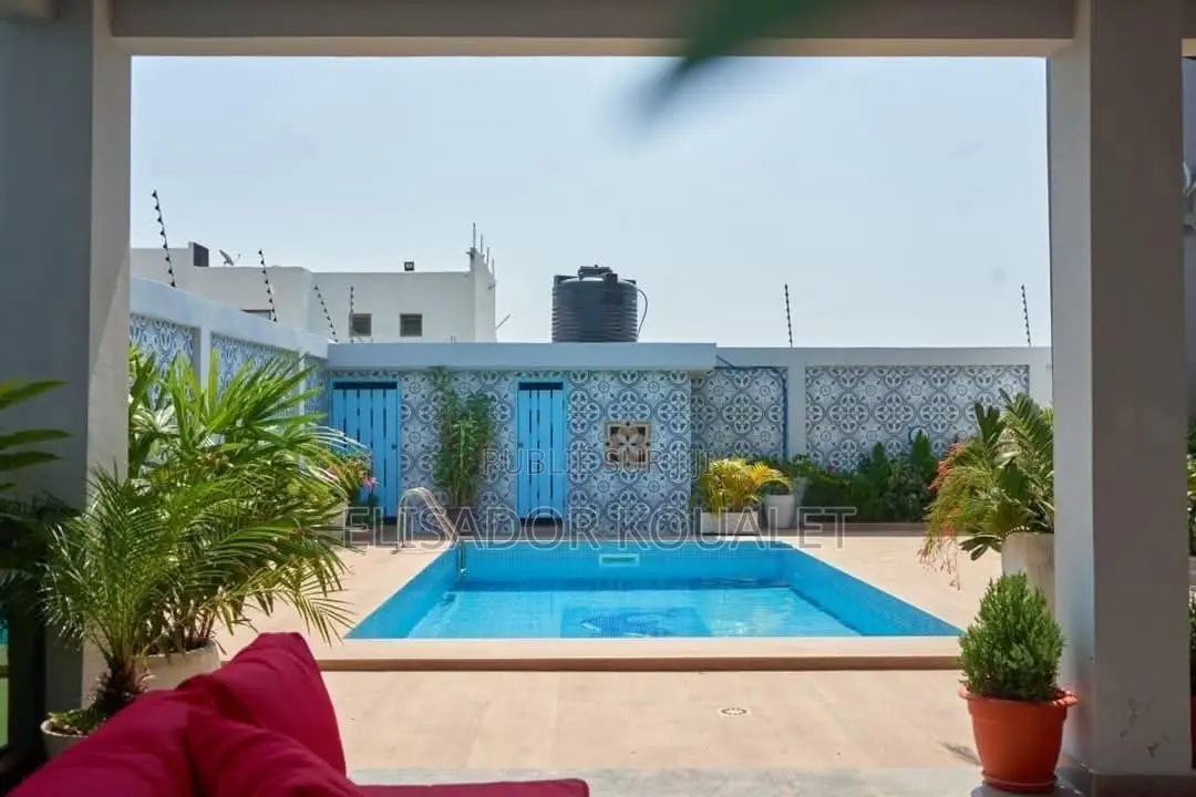 Vente d'Un Duplex Haut Standing De 7 Pièces À Bassam Avant La Cité Ita