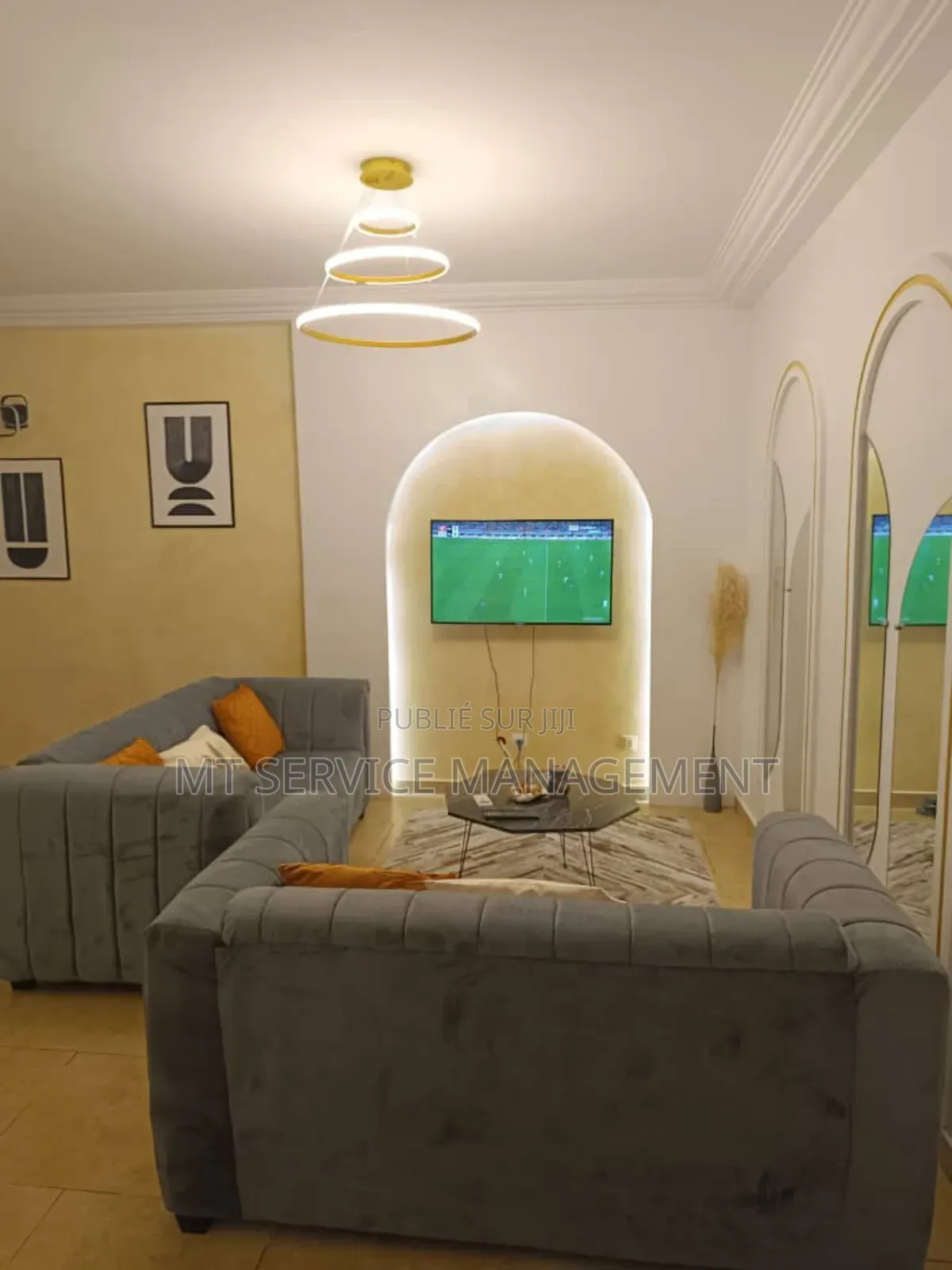 Furnished 3chbre Appartement dans Mt Service Location, Cocody à Louer