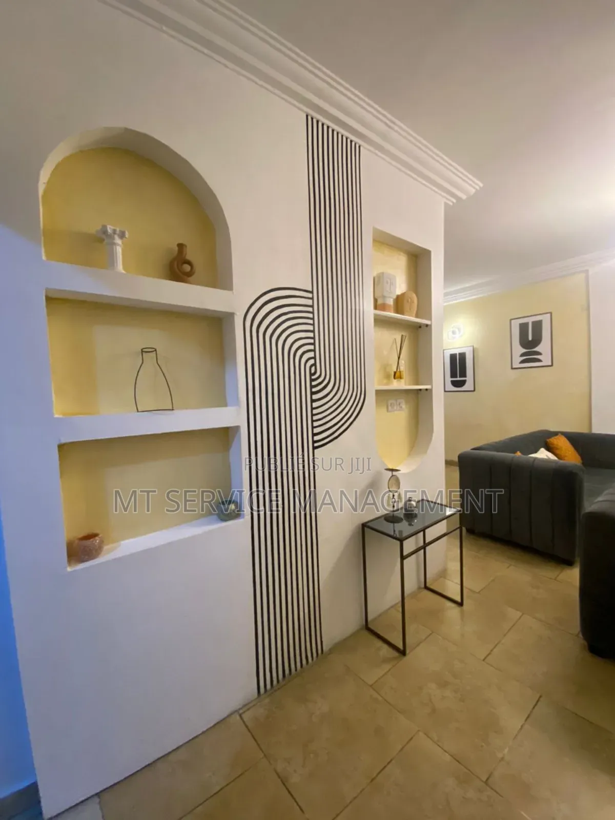 Furnished 3chbre Appartement dans Mt Service Location, Cocody à Louer