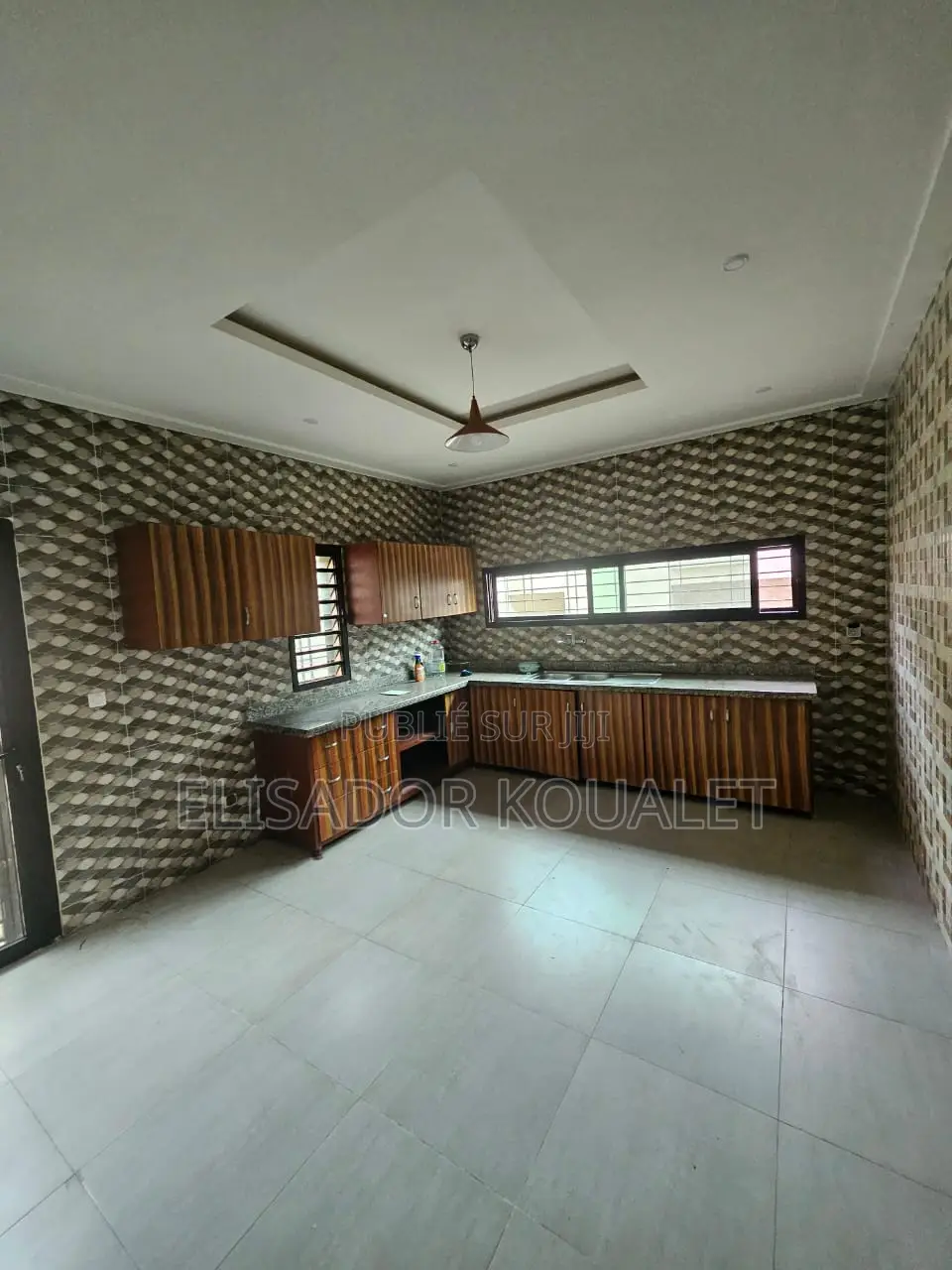 6chbre Duplex dans Elisador Koualet, Grand-Bassam à Vendre