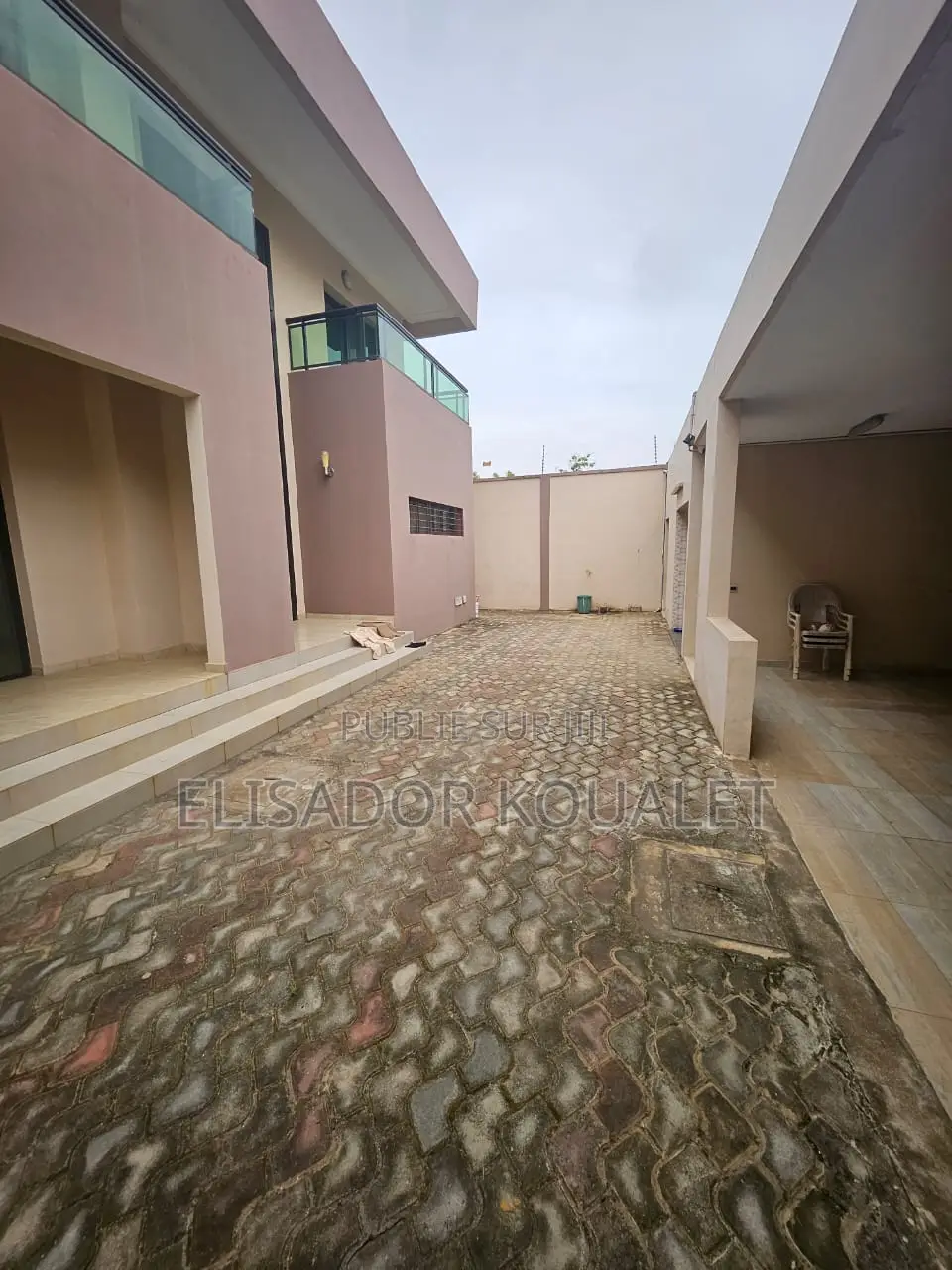 6chbre Duplex dans Elisador Koualet, Grand-Bassam à Vendre