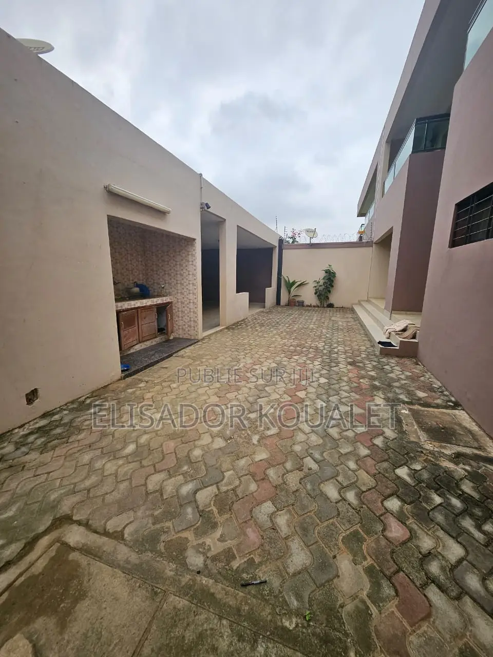 6chbre Duplex dans Elisador Koualet, Grand-Bassam à Vendre