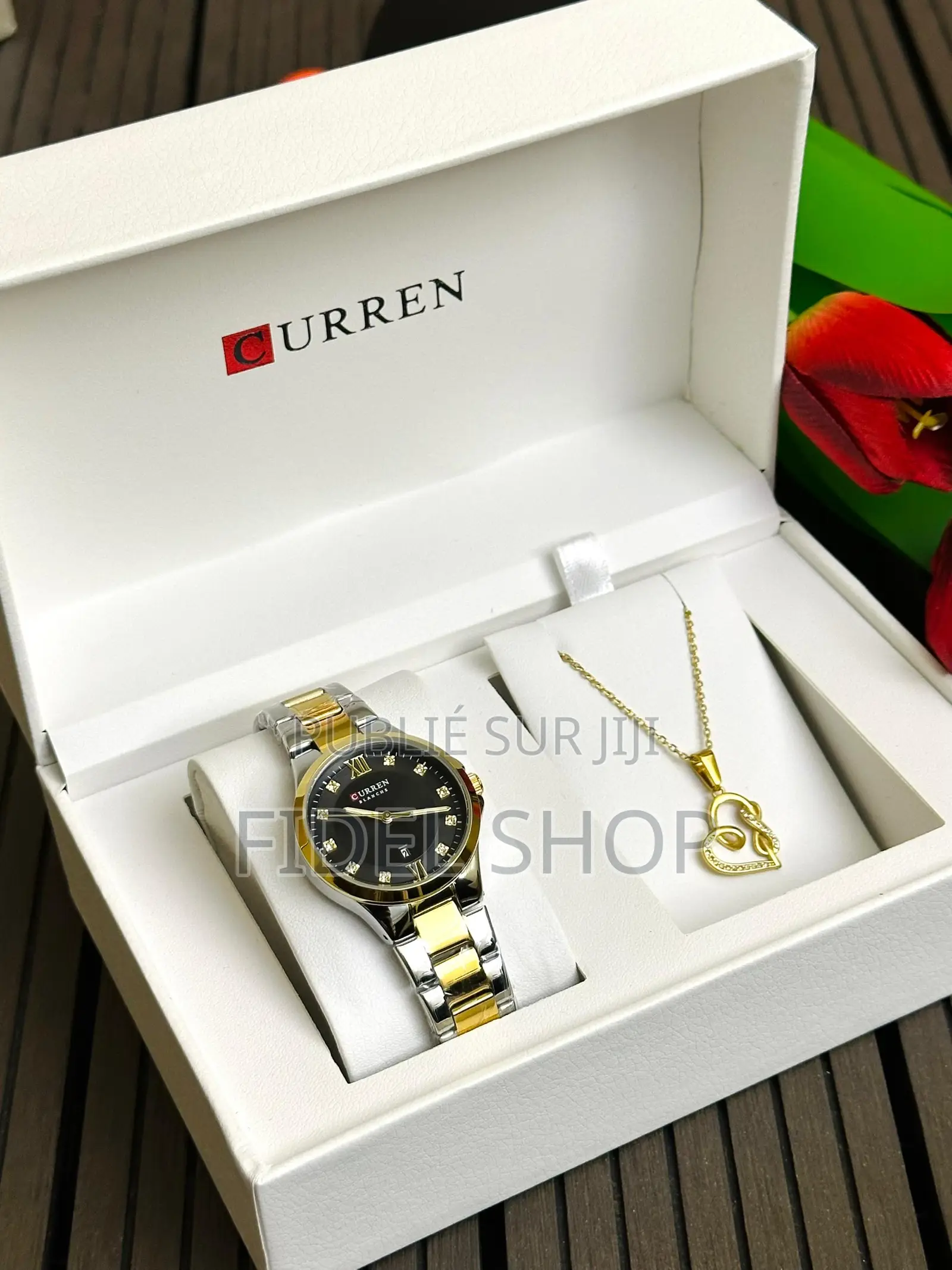 Montre Féminine Élégante + Chaîne