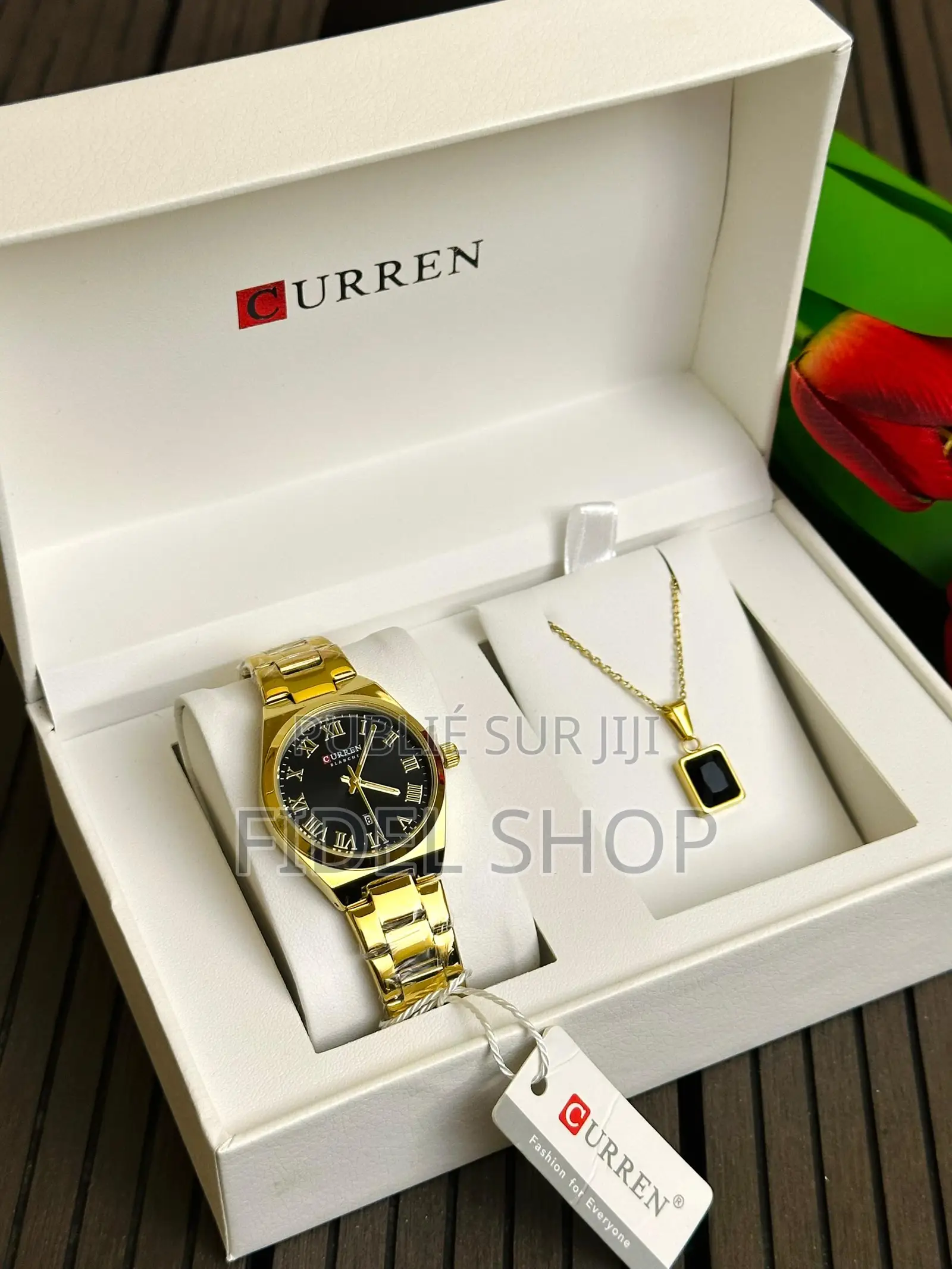 Montre Féminine Élégante + Chaîne