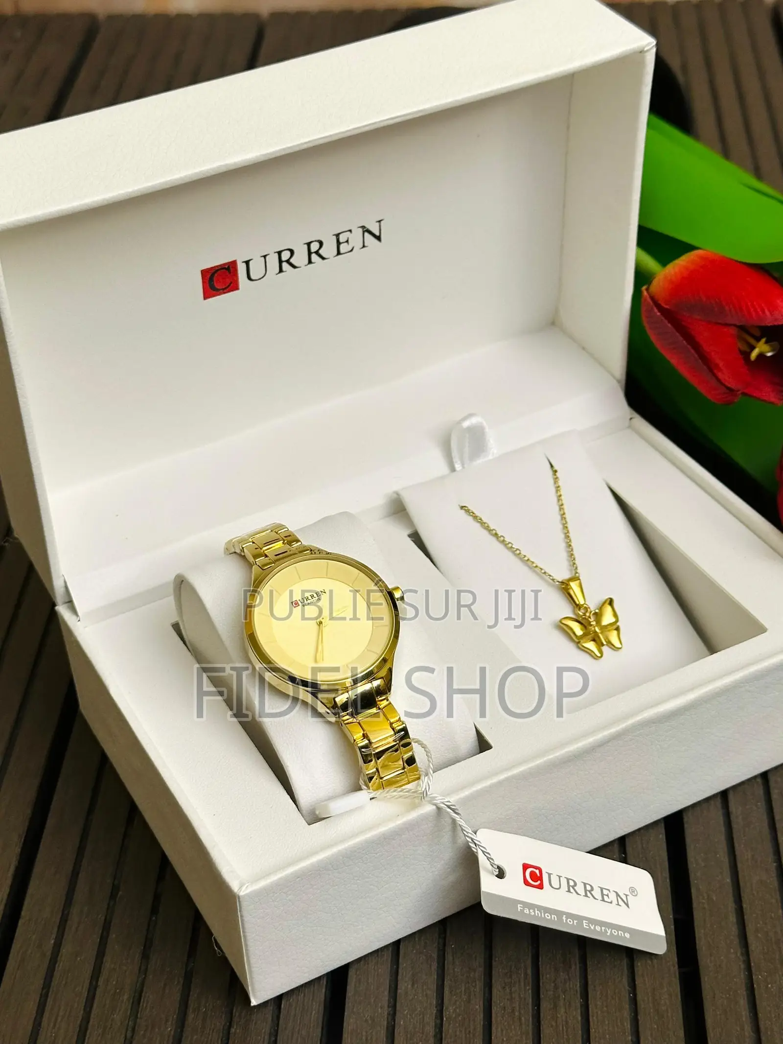 Montre Féminine Élégante + Chaîne