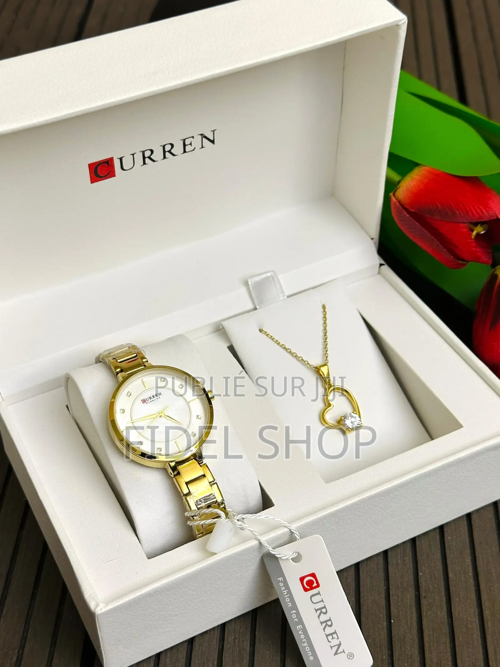 Montre Féminine Élégante + Chaîne