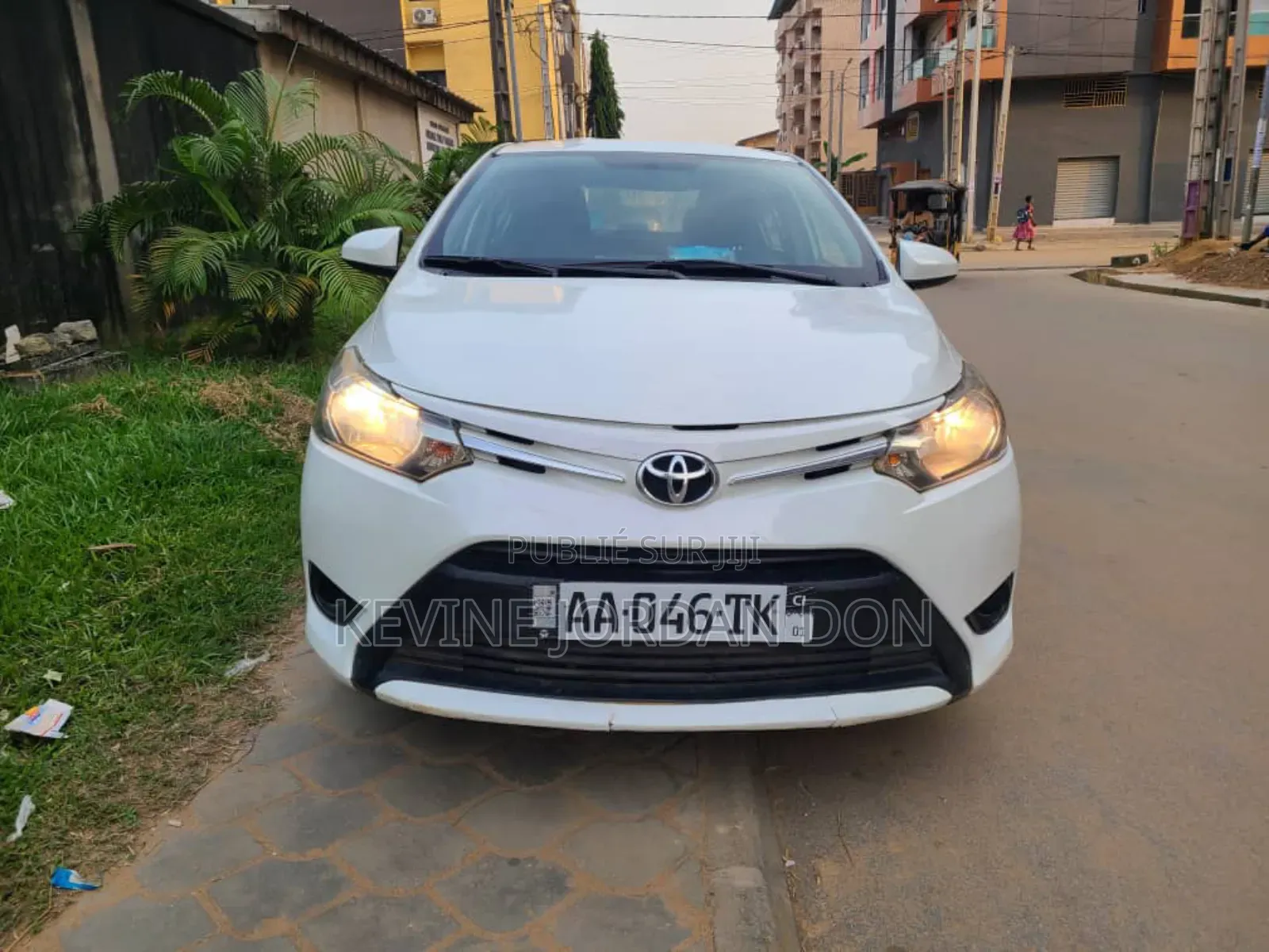Toyota Yaris 2015 Blanc