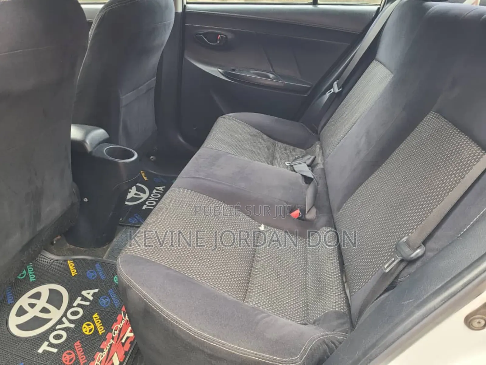 Toyota Yaris 2015 Blanc