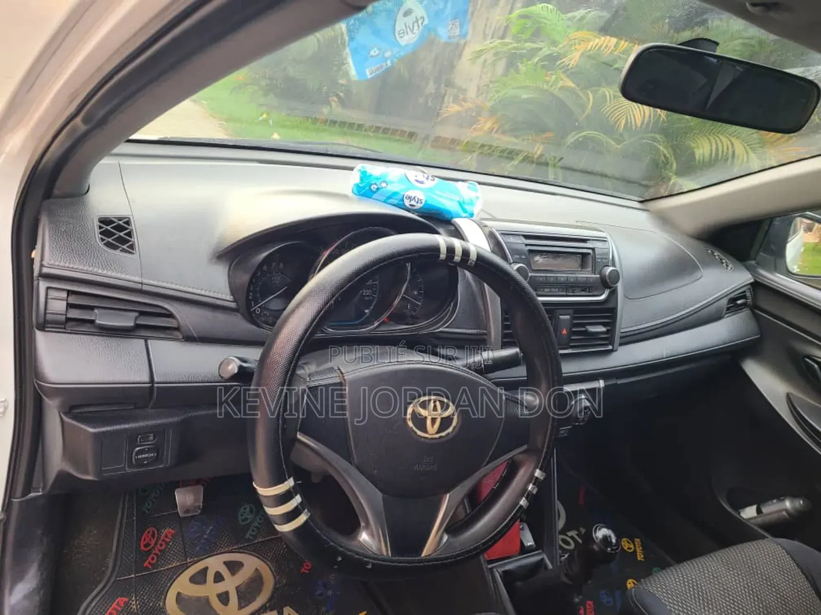 Toyota Yaris 2015 Blanc