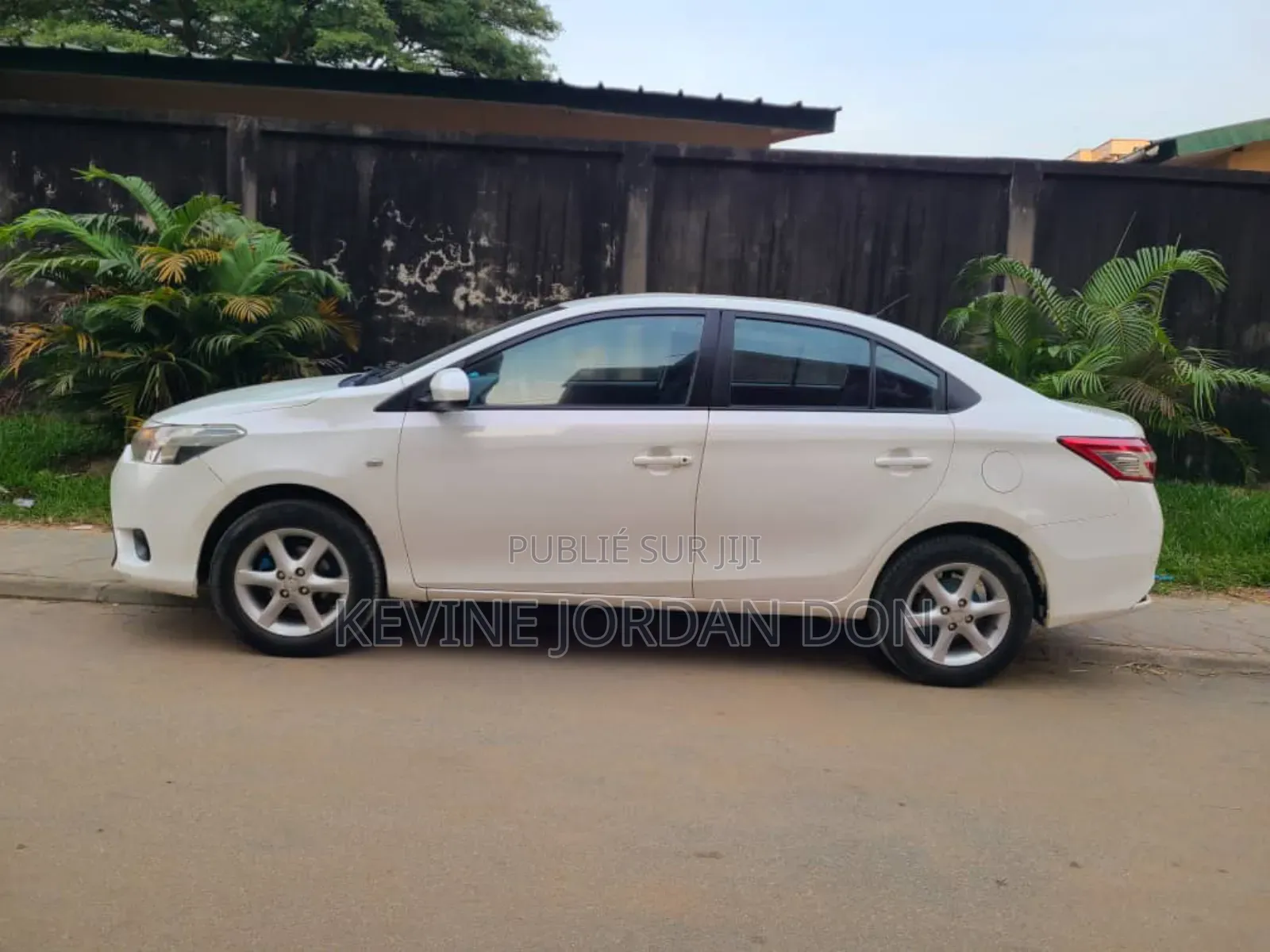 Toyota Yaris 2015 Blanc