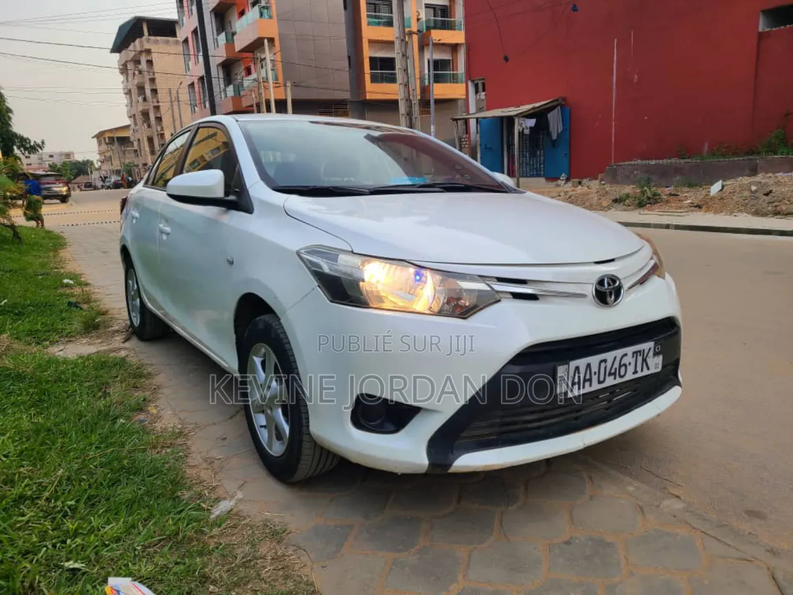 Toyota Yaris 2015 Blanc