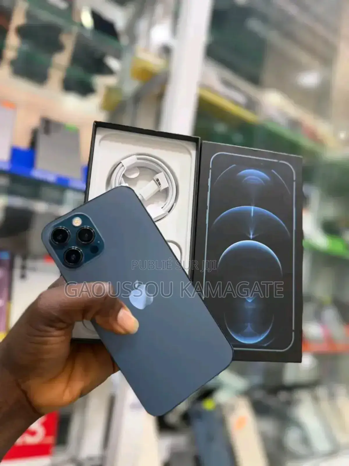 Neuf Apple iPhone 12 256 GB Noir