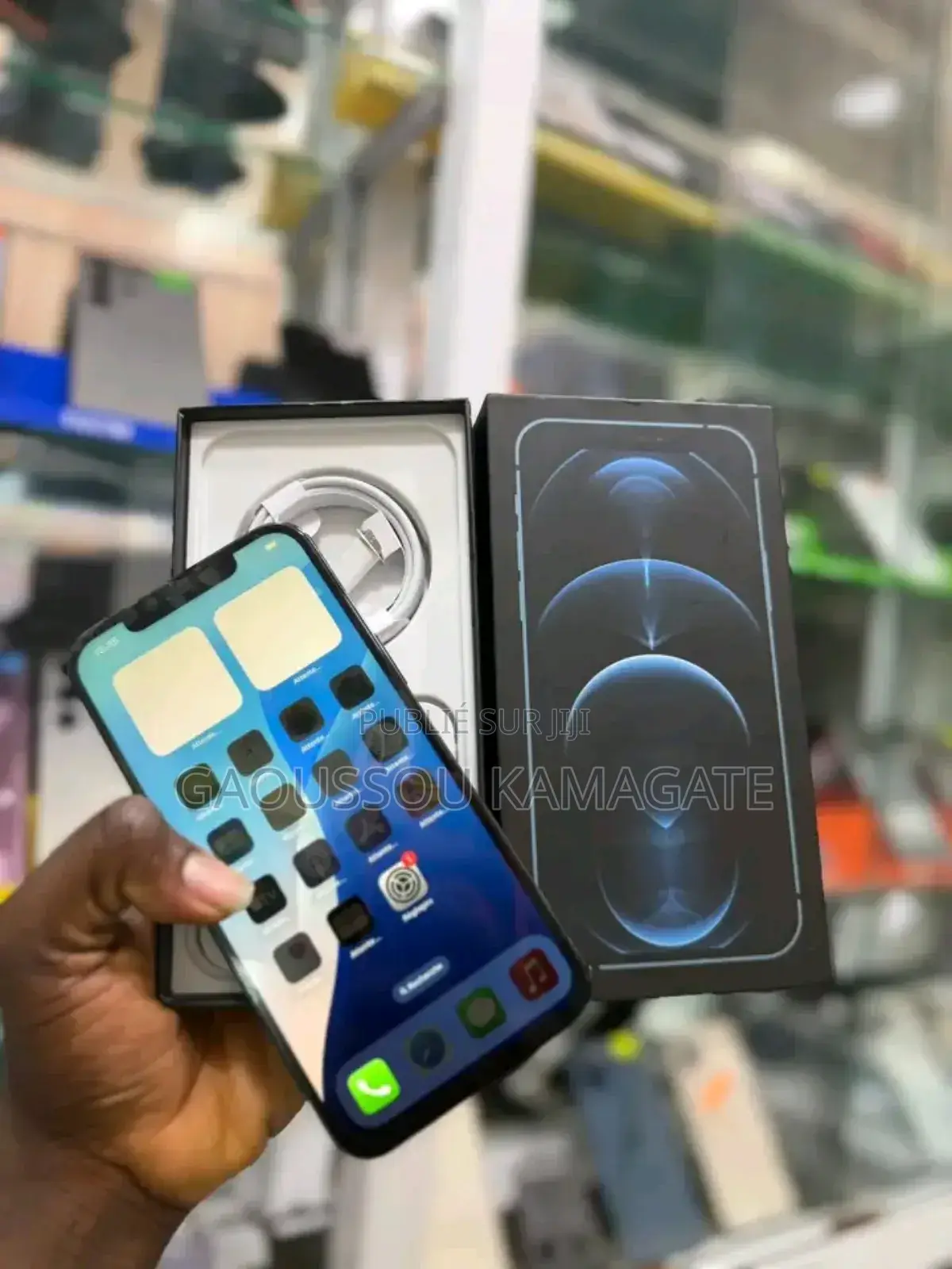 Neuf Apple iPhone 12 256 GB Noir