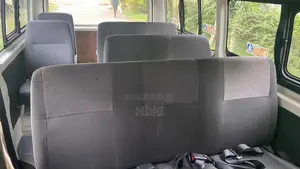 Toyota Regius 2001 Blanc