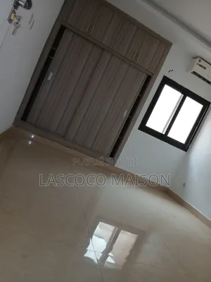 3chbre Appartement dans Lascoco Maison, Cocody à Louer