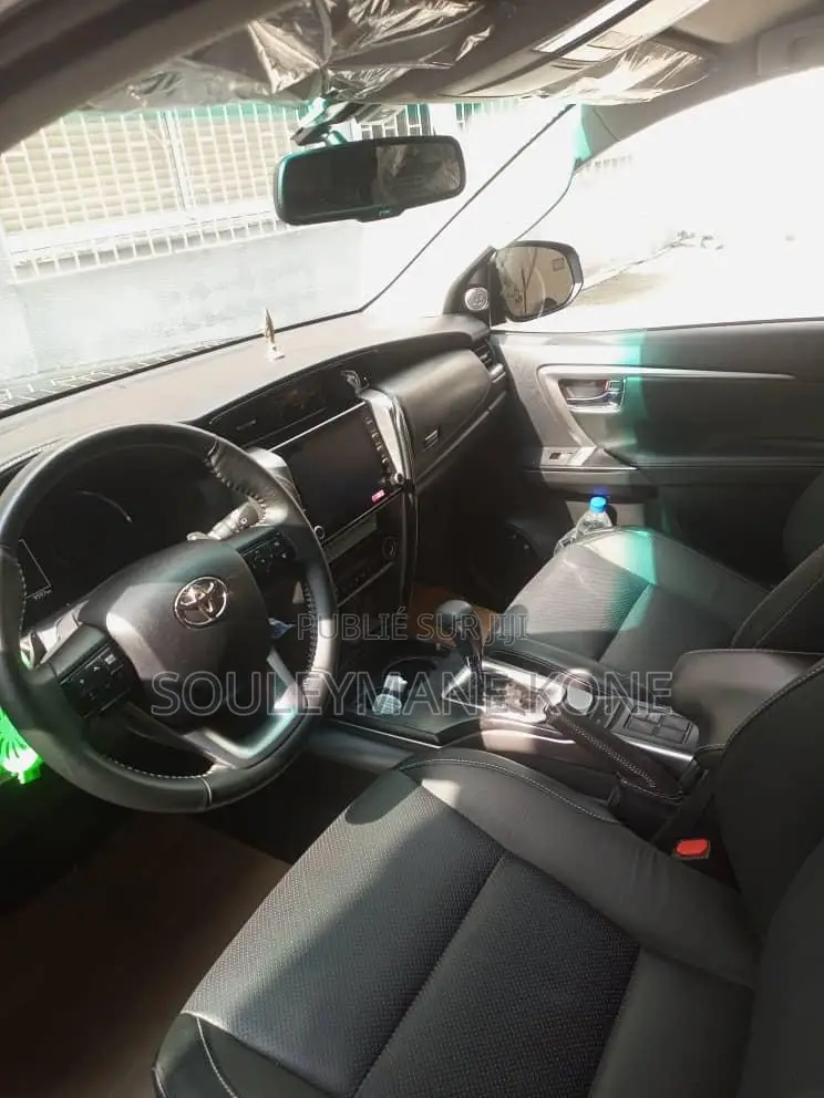 Toyota Fortuner 2025 Black