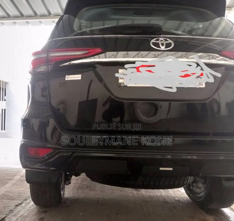 Toyota Fortuner 2025 Black