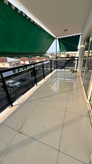 3chbre Appartement dans Zié Multi-Service, Cocody à Vendre