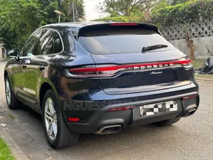 Porsche Macan 2024 Bleu